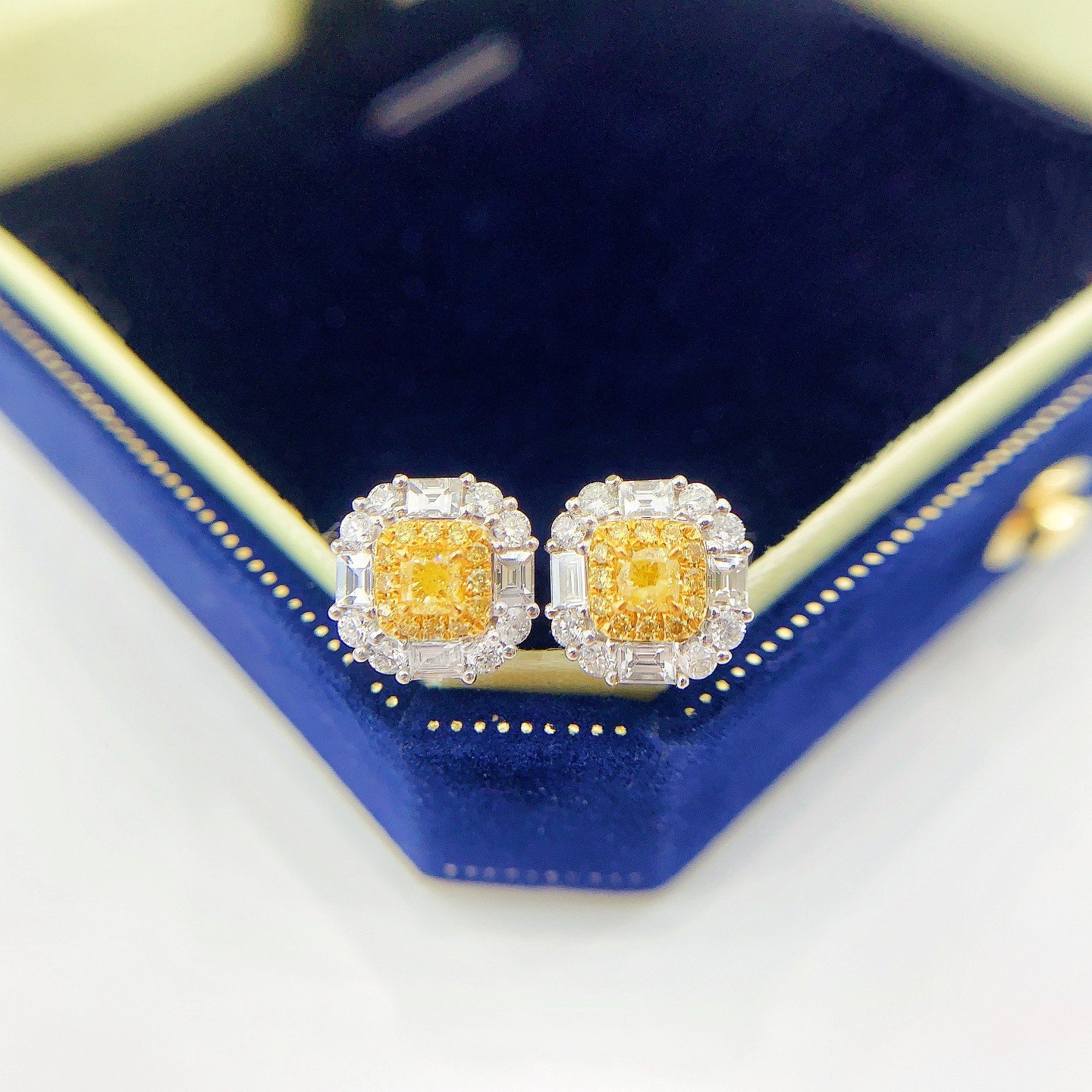 Diamond Earring 0.22 Cts in 18k Gold Jewelry