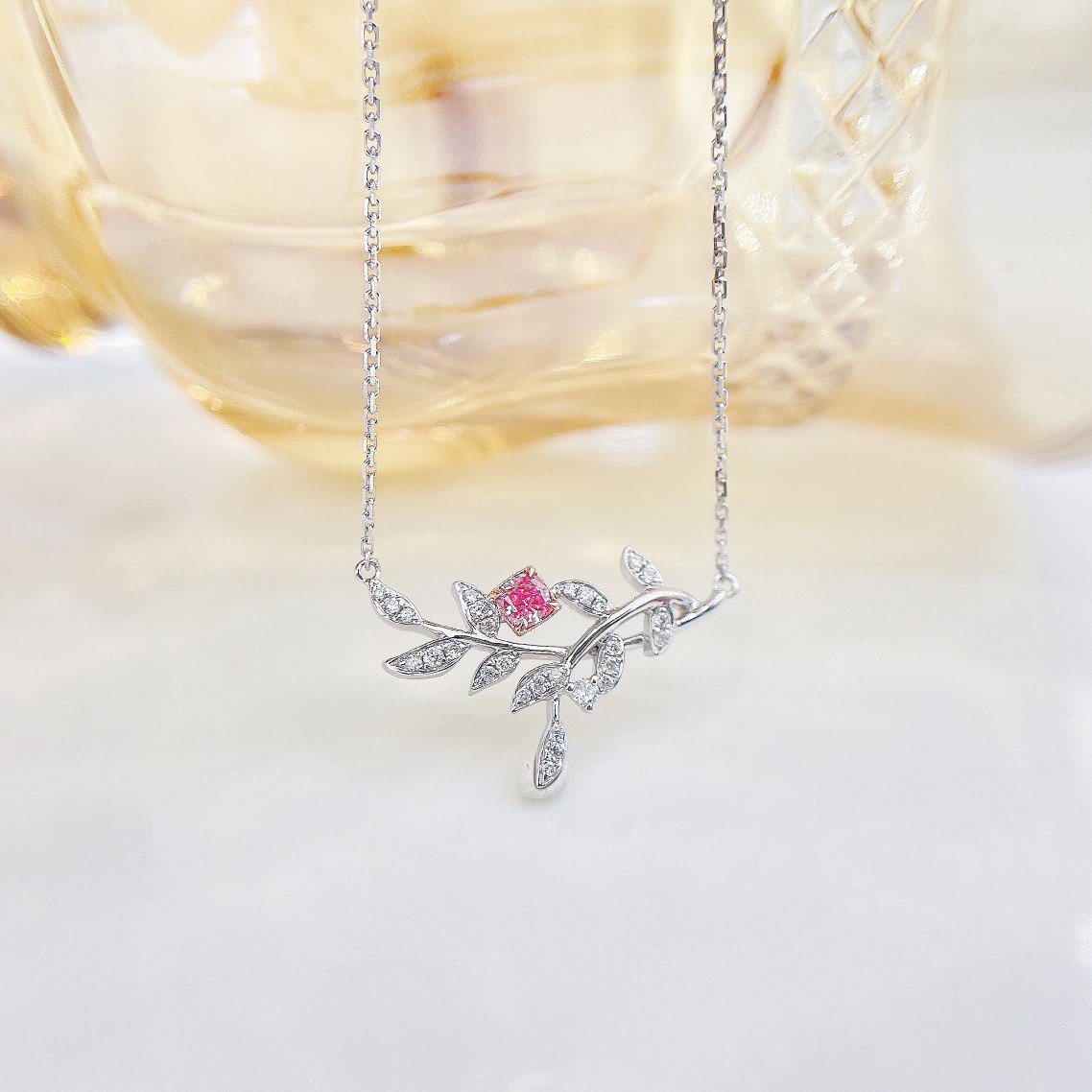 Diamond Pendant 0.11 Cts in 18k Gold Jewelry