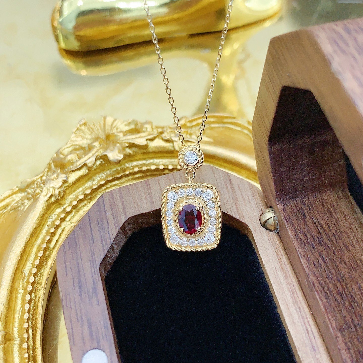Ruby Pendant 0.40 Cts in 18k Gold Jewelry