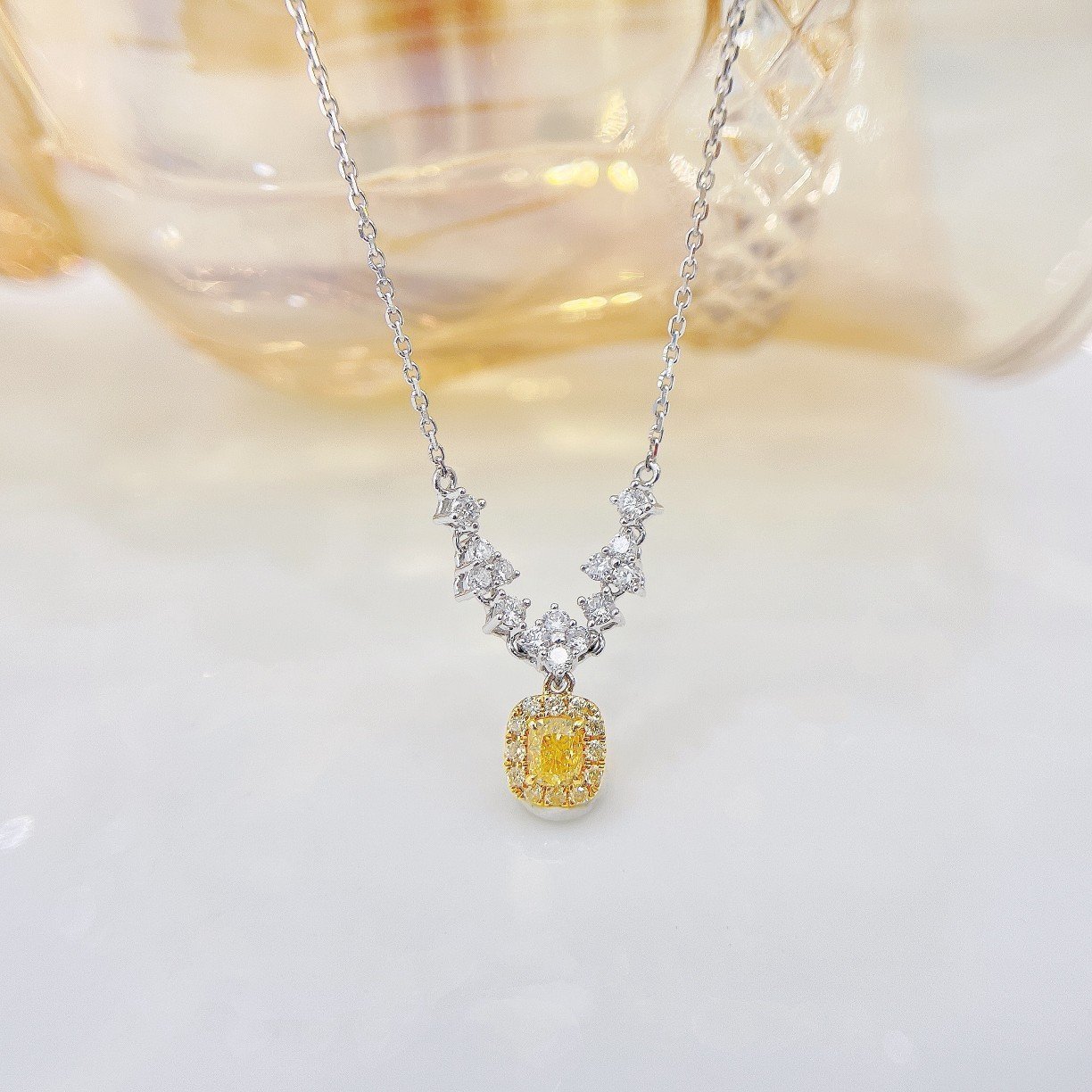 Diamond Pendant 0.16 Cts in 18k Gold Jewelry
